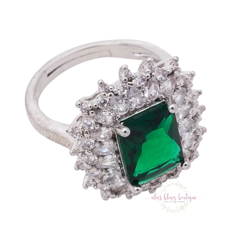 Sparkling Indepence - Green Ring - Alies Bling Bar